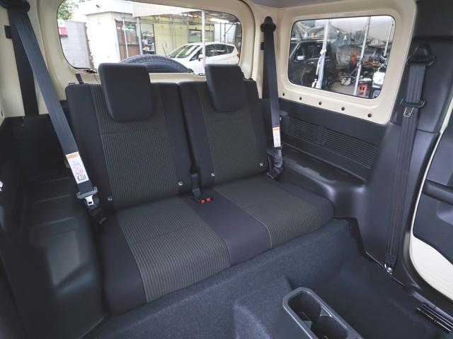 ジムニー ＸＣ　８インチナビＴＶハイマウントＢカメラＢＴ　Ｐスタート　ステアリモコン　リアＰセンサー　ＬＥＤライト　フォグ　アルミ　コーティング＆マット＆バイザー付（18枚目）