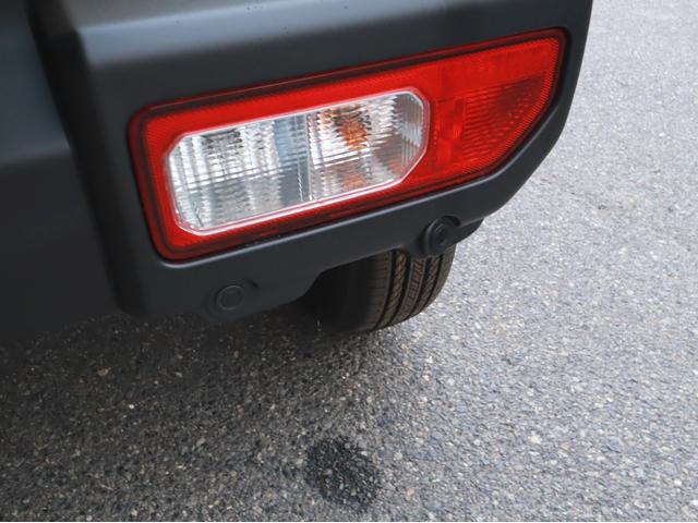 ジムニー ＸＣ　８インチナビＴＶハイマウントＢカメラＢＴ　Ｐスタート　ステアリモコン　リアＰセンサー　ＬＥＤライト　フォグ　アルミ　コーティング＆マット＆バイザー付（49枚目）