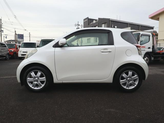 ｉＱ １００Ｇ　レザーパッケージ　４人乗　ナビフルセグＴＶ　ブルートゥース　ＤＶＤ　ＣＤ録音　ＥＴＣ　プッシュスタート　ステアリモコン　レザーシート　アルミ（6枚目）