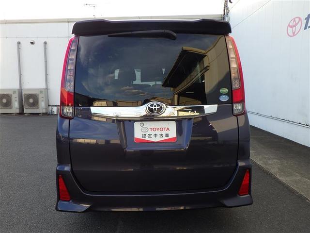 ノア Ｓｉ　１オーナー　地デジ　ＤＶＤ視聴可　ダブルエアコン　ＬＥＤヘットライト　ＥＴＣ付き　横滑り防止機能　ナビＴＶ　三列シート　ＡＷ　ＡＡＣ　パワーウインドウ　メモリーナビ　ＡＢＳ　ウォークスルー　キーフリー（17枚目）