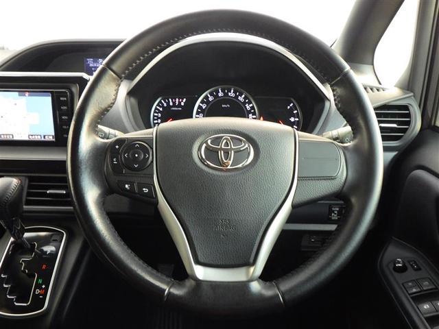 ノア Ｓｉ　１オーナー　地デジ　ＤＶＤ視聴可　ダブルエアコン　ＬＥＤヘットライト　ＥＴＣ付き　横滑り防止機能　ナビＴＶ　三列シート　ＡＷ　ＡＡＣ　パワーウインドウ　メモリーナビ　ＡＢＳ　ウォークスルー　キーフリー（30枚目）