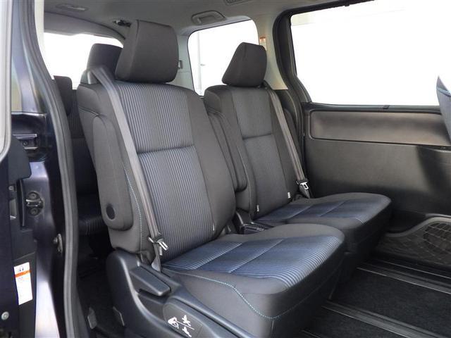 ノア Ｓｉ　１オーナー　地デジ　ＤＶＤ視聴可　ダブルエアコン　ＬＥＤヘットライト　ＥＴＣ付き　横滑り防止機能　ナビＴＶ　三列シート　ＡＷ　ＡＡＣ　パワーウインドウ　メモリーナビ　ＡＢＳ　ウォークスルー　キーフリー（36枚目）