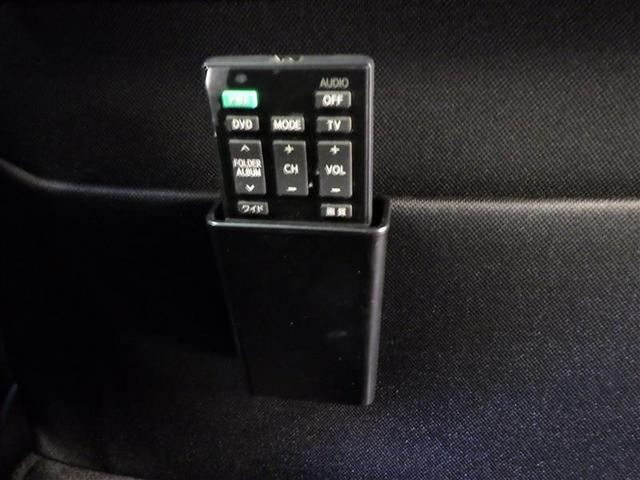 ヴォクシー ZS 煌II スマートキー・プッシュスタート バックガイドモニター セキュリティアラーム 両側パワスラドア 1オーナー ETC車載器 地デジテレビ VSC LEDライト 助手席エアバック キーレスエントリー AC(7枚目)