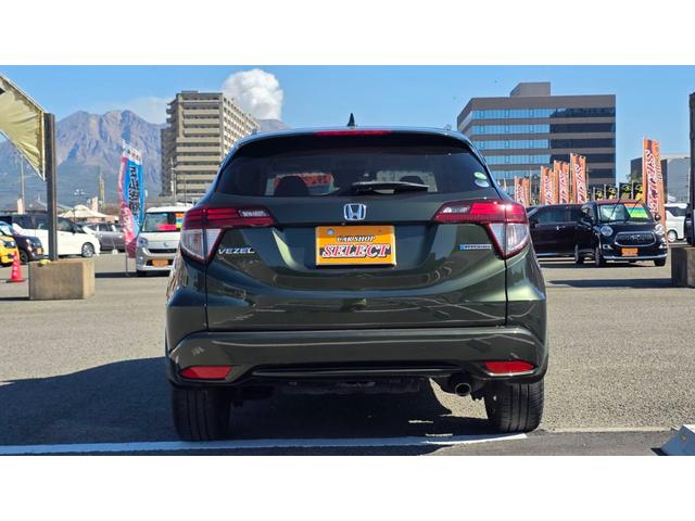 ヴェゼル ハイブリッドＺ・ホンダセンシング　純正８インチナビフルセグＴＶ　バックカメラ　ＥＴＣ　プッシュスタート（6枚目）