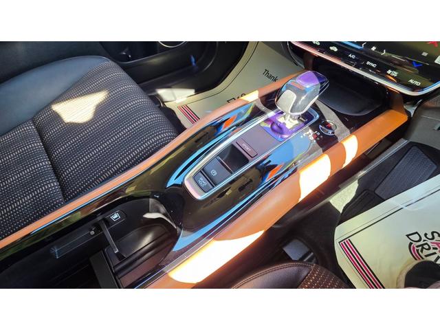 ヴェゼル ハイブリッドＺ・ホンダセンシング　純正８インチナビフルセグＴＶ　バックカメラ　ＥＴＣ　プッシュスタート（19枚目）