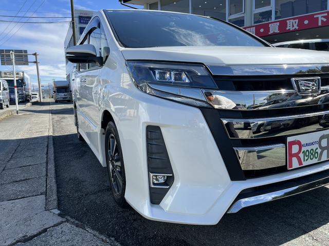 ノア Ｓｉ　ダブルバイビー　純正９型ナビ　フルセグ　全方位Ｍ　後席フリプダウン　ＥＴＣ　スマートキー　ＥＧプッシュ　両側電動スライドドア　後席ロールブラインド　ハーフレザーシート　ＬＥＤライト　衝突軽減　Ａハイビーム　１６ＡＷ（13枚目）