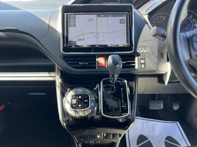 ノア Ｓｉ　ダブルバイビー　純正９型ナビ　フルセグ　全方位Ｍ　後席フリプダウン　ＥＴＣ　スマートキー　ＥＧプッシュ　両側電動スライドドア　後席ロールブラインド　ハーフレザーシート　ＬＥＤライト　衝突軽減　Ａハイビーム　１６ＡＷ（29枚目）