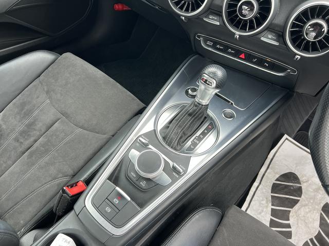 TTクーペ 2.0TFSI クワトロ SラインPKG 4WD 12.3型ナビ フルセグ Bカメラ ETC スマートキー アイスト クルコン ハーフレザーシート マトリクスLEDライト シーケンシャルウィンカー 社外19AW ダウンサス(26枚目)