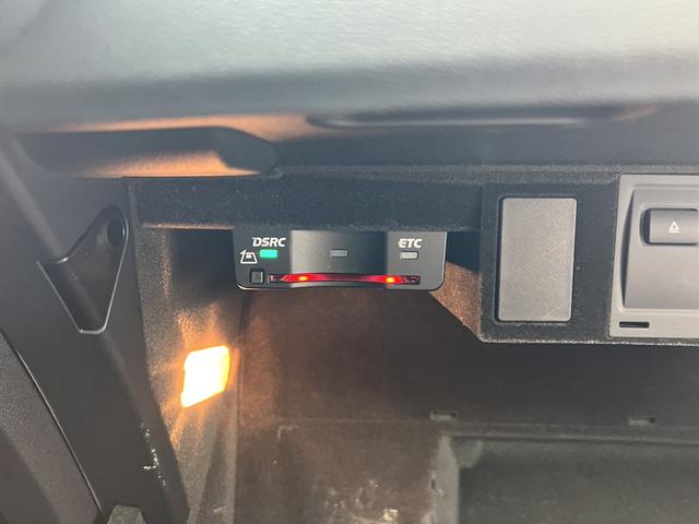 TTクーペ 2.0TFSI クワトロ SラインPKG 4WD 12.3型ナビ フルセグ Bカメラ ETC スマートキー アイスト クルコン ハーフレザーシート マトリクスLEDライト シーケンシャルウィンカー 社外19AW ダウンサス(33枚目)