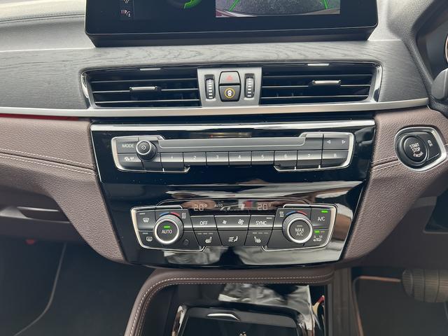 X1 xDrive 18d xライン ハイラインパッケージ 2.0ディーゼルTB・4WD・純正10.2型HDDナビ・Bカメラ・ソナー・ETC・スマートキー・EGプッシュ・アンビエントライト・本革シート・シートH・パワーバック・18AW・LEDライト・衝突軽減B(28枚目)