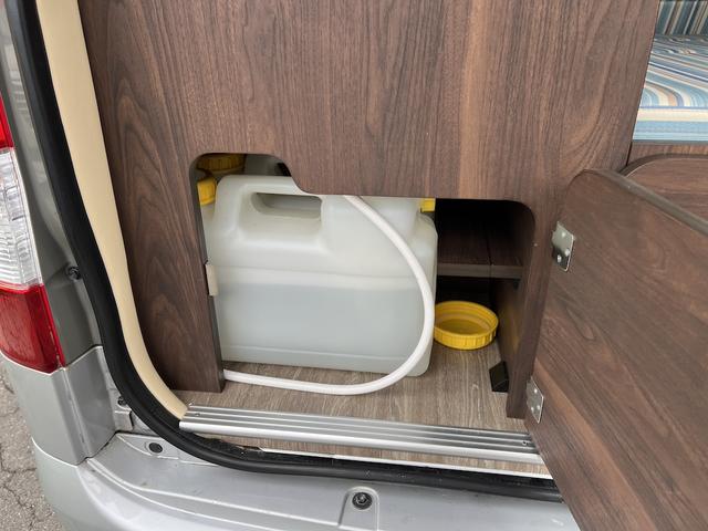 タウンエースバン GL アルトピアーノキャンピング・8ナンバー・5人乗り・ベッドキット・2列目バタフライシート・外部電源・LED照明・シンク・コンセント・シャワー・リヤTV・ルーフキャリア・社外14AWホワイトレターキーレス(44枚目)