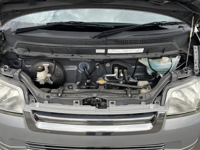 タウンエースバン GL アルトピアーノキャンピング・8ナンバー・5人乗り・ベッドキット・2列目バタフライシート・外部電源・LED照明・シンク・コンセント・シャワー・リヤTV・ルーフキャリア・社外14AWホワイトレターキーレス(49枚目)