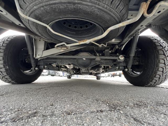 タウンエースバン GL アルトピアーノキャンピング・8ナンバー・5人乗り・ベッドキット・2列目バタフライシート・外部電源・LED照明・シンク・コンセント・シャワー・リヤTV・ルーフキャリア・社外14AWホワイトレターキーレス(56枚目)