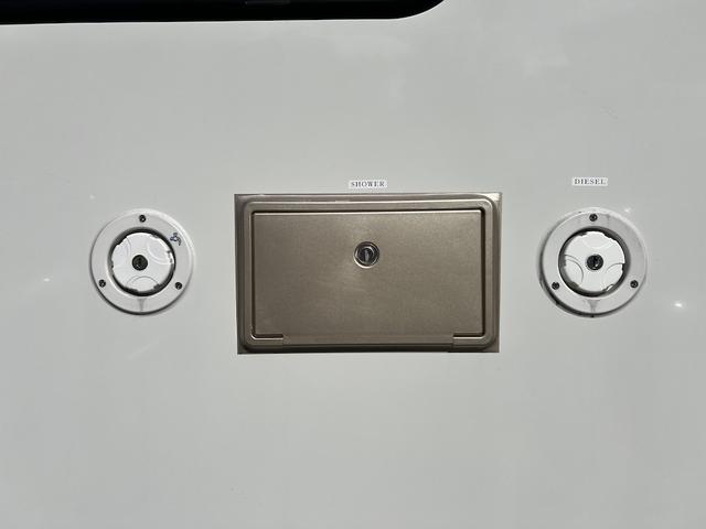 ハイゼットトラック JPスターHappy1+キャンピング・8ナンバー・4人乗り・4WD・ソーラーパネル・FFヒーター・シャワー・ギャレー・電動ステップ・電子レンジ・コンプレッサー式冷蔵庫・強化スプリング・ミラー型ドラレコ(15枚目)