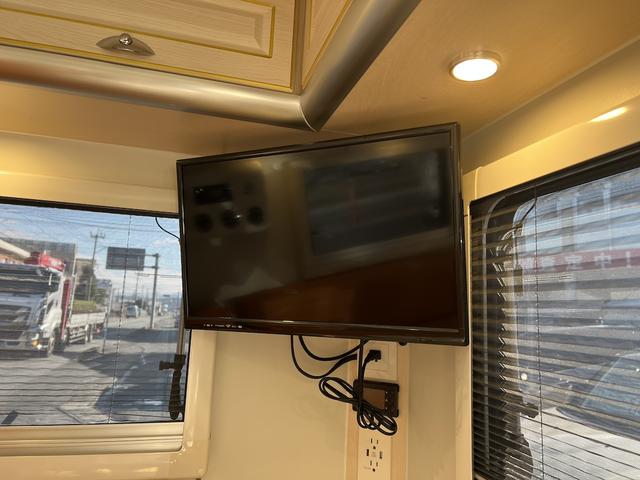 ハイゼットトラック JPスターHappy1+キャンピング・8ナンバー・4人乗り・4WD・ソーラーパネル・FFヒーター・シャワー・ギャレー・電動ステップ・電子レンジ・コンプレッサー式冷蔵庫・強化スプリング・ミラー型ドラレコ(28枚目)