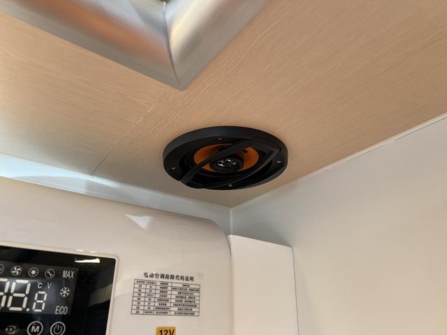 ハイゼットトラック JPスターHappy1+キャンピング・8ナンバー・4人乗り・4WD・ソーラーパネル・FFヒーター・シャワー・ギャレー・電動ステップ・電子レンジ・コンプレッサー式冷蔵庫・強化スプリング・ミラー型ドラレコ(37枚目)