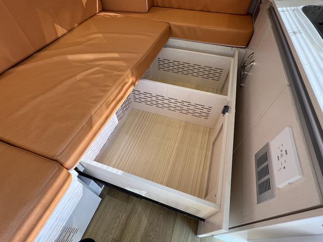 ハイゼットトラック JPスターHappy1+キャンピング・8ナンバー・4人乗り・4WD・ソーラーパネル・FFヒーター・シャワー・ギャレー・電動ステップ・電子レンジ・コンプレッサー式冷蔵庫・強化スプリング・ミラー型ドラレコ(39枚目)