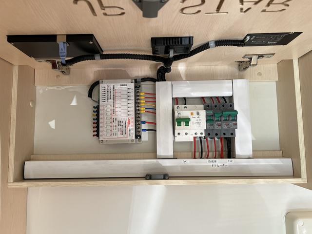 ハイゼットトラック JPスターHappy1+キャンピング・8ナンバー・4人乗り・4WD・ソーラーパネル・FFヒーター・シャワー・ギャレー・電動ステップ・電子レンジ・コンプレッサー式冷蔵庫・強化スプリング・ミラー型ドラレコ(43枚目)