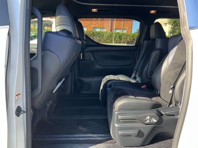 ヴェルファイア 2.5Z Aエディション ゴールデンアイズ 7人乗り・純正10型SDナビ・フルセグ・DVD再生・Bカメラ・後席12型FD・両電動・パワーBK・ハーフレザー・オットマン・衝突軽減・Rクルコン・純正18AW・LEDライト・Fアドミレイションエアロ(22枚目)