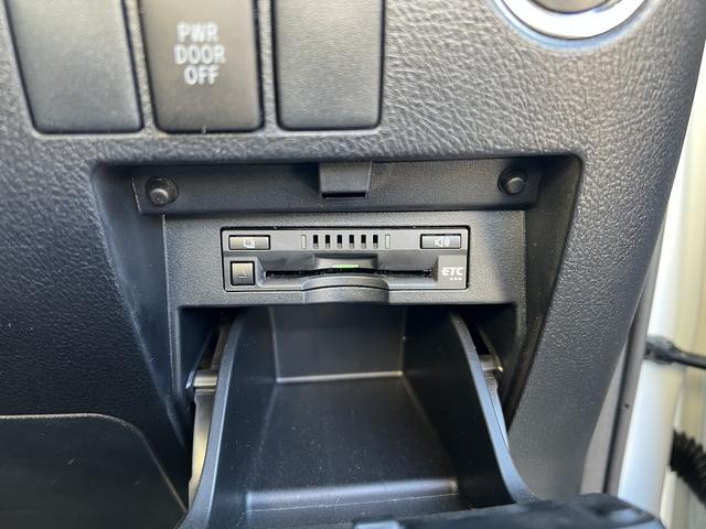 ヴェルファイア 2.5Z Aエディション ゴールデンアイズ 7人乗り・純正10型SDナビ・フルセグ・DVD再生・Bカメラ・後席12型FD・両電動・パワーBK・ハーフレザー・オットマン・衝突軽減・Rクルコン・純正18AW・LEDライト・Fアドミレイションエアロ(24枚目)