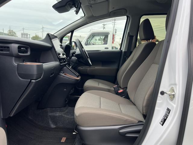 シエンタ ハイブリッドＧ　１．５ＨＶ・５人乗り・純正１０．５型Ｔコネクトナビ・フルセグ・アップルカープレイ・全方位カメラ・ソナー・ＥＴＣ２．０・天井サーキュレター・スマートキー・Ｒクルコン・シートＨ・両電動スライド・衝突軽減（21枚目）