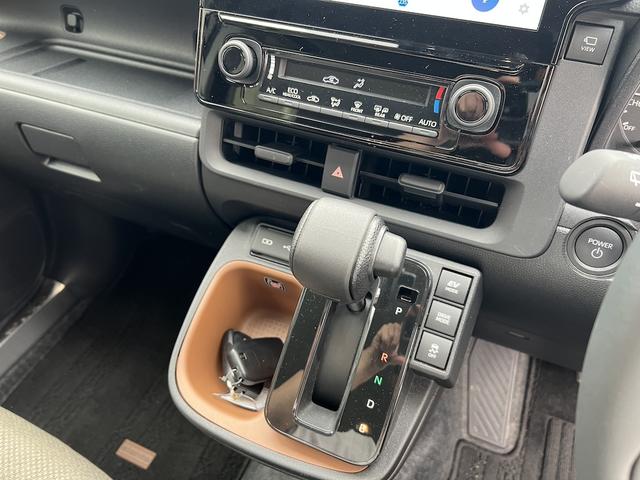 シエンタ ハイブリッドＧ　１．５ＨＶ・５人乗り・純正１０．５型Ｔコネクトナビ・フルセグ・アップルカープレイ・全方位カメラ・ソナー・ＥＴＣ２．０・天井サーキュレター・スマートキー・Ｒクルコン・シートＨ・両電動スライド・衝突軽減（25枚目）