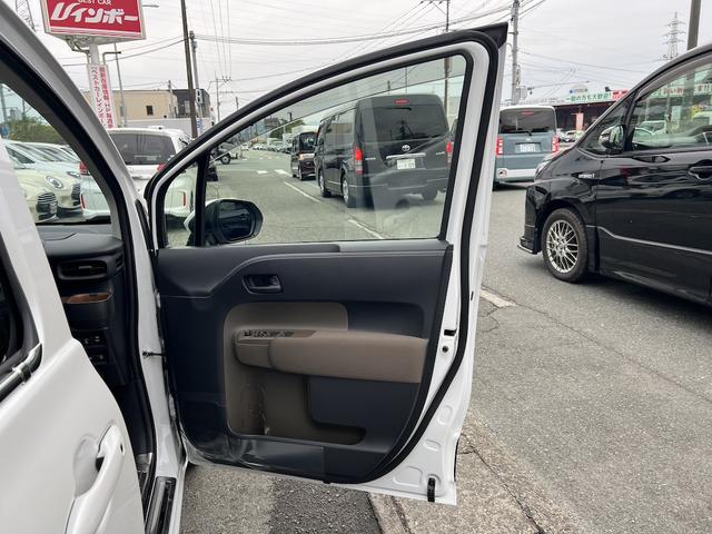 シエンタ ハイブリッドＧ　１．５ＨＶ・５人乗り・純正１０．５型Ｔコネクトナビ・フルセグ・アップルカープレイ・全方位カメラ・ソナー・ＥＴＣ２．０・天井サーキュレター・スマートキー・Ｒクルコン・シートＨ・両電動スライド・衝突軽減（26枚目）