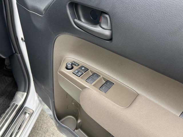 シエンタ ハイブリッドＧ　１．５ＨＶ・５人乗り・純正１０．５型Ｔコネクトナビ・フルセグ・アップルカープレイ・全方位カメラ・ソナー・ＥＴＣ２．０・天井サーキュレター・スマートキー・Ｒクルコン・シートＨ・両電動スライド・衝突軽減（27枚目）