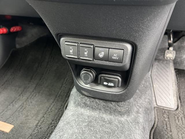 シエンタ ハイブリッドＧ　１．５ＨＶ・５人乗り・純正１０．５型Ｔコネクトナビ・フルセグ・アップルカープレイ・全方位カメラ・ソナー・ＥＴＣ２．０・天井サーキュレター・スマートキー・Ｒクルコン・シートＨ・両電動スライド・衝突軽減（32枚目）