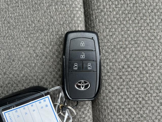 シエンタ ハイブリッドＧ　１．５ＨＶ・５人乗り・純正１０．５型Ｔコネクトナビ・フルセグ・アップルカープレイ・全方位カメラ・ソナー・ＥＴＣ２．０・天井サーキュレター・スマートキー・Ｒクルコン・シートＨ・両電動スライド・衝突軽減（33枚目）