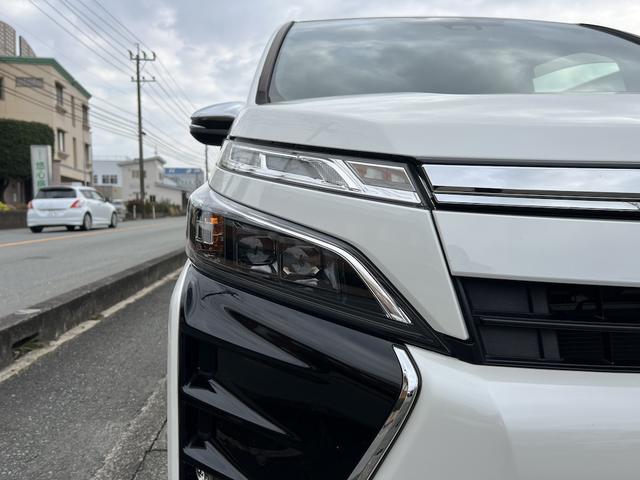 ヴォクシー ＺＳ　煌ＩＩ　純正１０型ＳＤナビ・フルセグＴＶ・ＤＶＤ再生・Ｂカメラ・ソナー・ＥＴＣ・アイスト・スマートキー・ＥＧプッシュ・クルコン・両側電動スライドドア・後席ロールブラインド・ＬＥＤライト・純正１６ＡＷ・衝突軽減（11枚目）