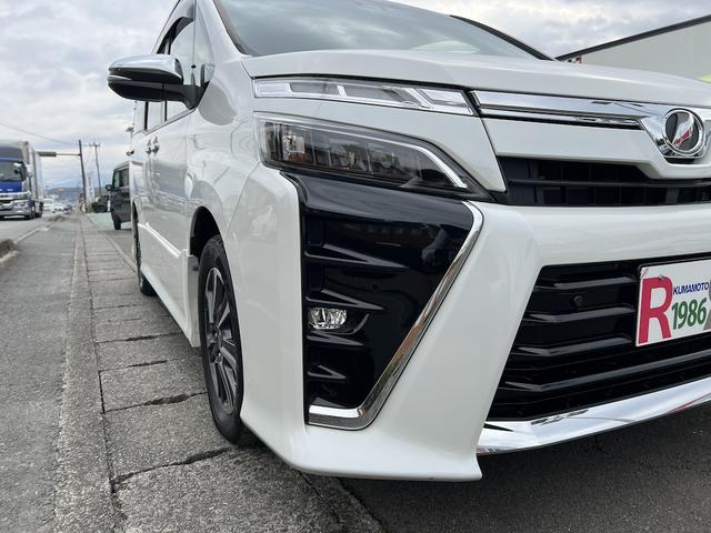 ヴォクシー ＺＳ　煌ＩＩ　純正１０型ＳＤナビ・フルセグＴＶ・ＤＶＤ再生・Ｂカメラ・ソナー・ＥＴＣ・アイスト・スマートキー・ＥＧプッシュ・クルコン・両側電動スライドドア・後席ロールブラインド・ＬＥＤライト・純正１６ＡＷ・衝突軽減（12枚目）