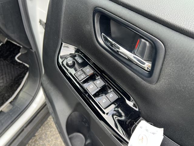 ヴォクシー ＺＳ　煌ＩＩ　純正１０型ＳＤナビ・フルセグＴＶ・ＤＶＤ再生・Ｂカメラ・ソナー・ＥＴＣ・アイスト・スマートキー・ＥＧプッシュ・クルコン・両側電動スライドドア・後席ロールブラインド・ＬＥＤライト・純正１６ＡＷ・衝突軽減（25枚目）