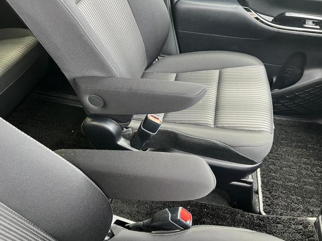 ヴォクシー ＺＳ　煌ＩＩ　純正１０型ＳＤナビ・フルセグＴＶ・ＤＶＤ再生・Ｂカメラ・ソナー・ＥＴＣ・アイスト・スマートキー・ＥＧプッシュ・クルコン・両側電動スライドドア・後席ロールブラインド・ＬＥＤライト・純正１６ＡＷ・衝突軽減（32枚目）