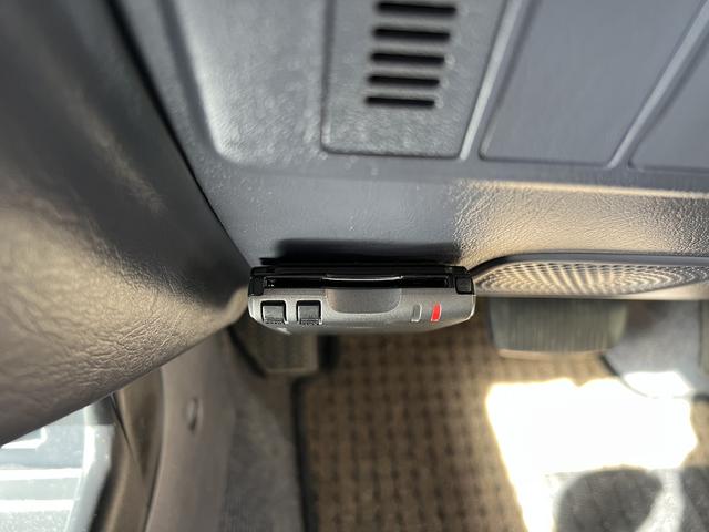 ランドクルーザープラド TX 3.0ディーゼルTB・8人乗・ナロボディー・フルタイム4WD・全塗装車・社外ナビ・フルセグ・Bカメラ・ETC・キーレス・リヤヒーター・ウッドコンビH・丸目フェイス・グリル・社外16AW・ホワイトレター(19枚目)