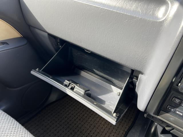 ランドクルーザープラド TX 3.0ディーゼルTB・8人乗・ナロボディー・フルタイム4WD・全塗装車・社外ナビ・フルセグ・Bカメラ・ETC・キーレス・リヤヒーター・ウッドコンビH・丸目フェイス・グリル・社外16AW・ホワイトレター(20枚目)