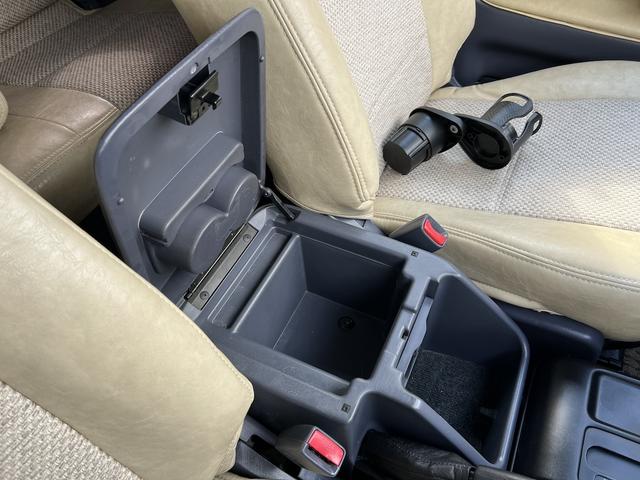 ランドクルーザープラド TX 3.0ディーゼルTB・8人乗・ナロボディー・フルタイム4WD・全塗装車・社外ナビ・フルセグ・Bカメラ・ETC・キーレス・リヤヒーター・ウッドコンビH・丸目フェイス・グリル・社外16AW・ホワイトレター(28枚目)