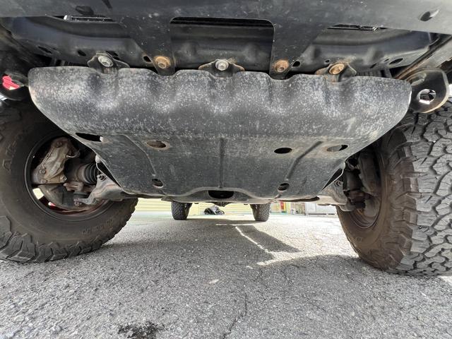 ランドクルーザープラド TX 3.0ディーゼルTB・8人乗・ナロボディー・フルタイム4WD・全塗装車・社外ナビ・フルセグ・Bカメラ・ETC・キーレス・リヤヒーター・ウッドコンビH・丸目フェイス・グリル・社外16AW・ホワイトレター(42枚目)