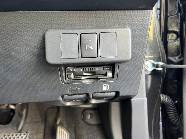 ルーミー カスタムG 純正9型SDナビ・フルセグTV・DVD再生・Bカメラ・ソナー・ETC・スマートキー・EGプッシュ・アイスト・両側電動スライド・LEDライト・LEDフォグ・純正14インチAW・衝突軽減・ロールブラインド(32枚目)