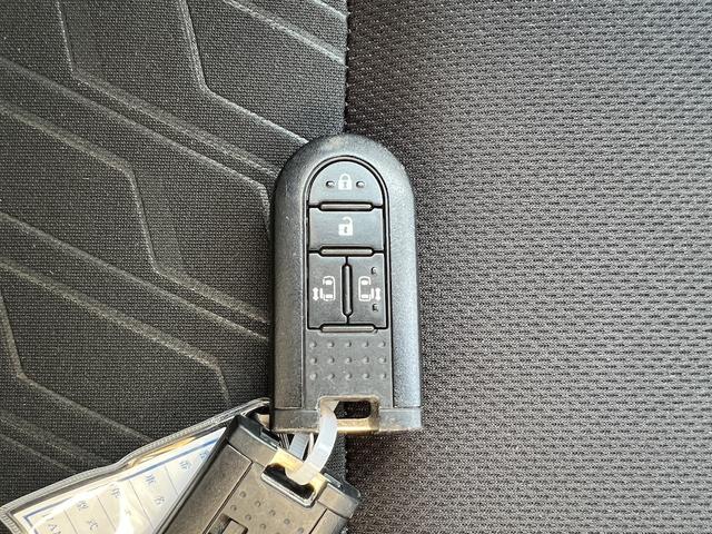 ルーミー カスタムG 純正9型SDナビ・フルセグTV・DVD再生・Bカメラ・ソナー・ETC・スマートキー・EGプッシュ・アイスト・両側電動スライド・LEDライト・LEDフォグ・純正14インチAW・衝突軽減・ロールブラインド(41枚目)