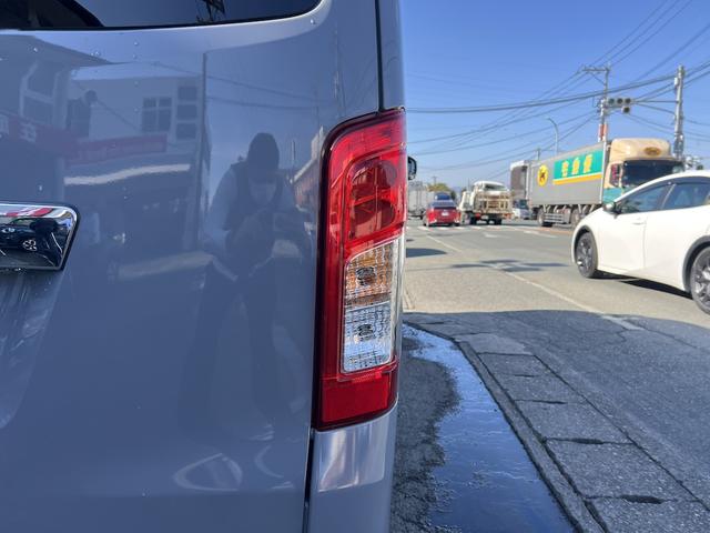 キャラバン プレミアムGX マイルーム 2.4ディーゼルTB・タイヤハウス付き・アルパイン11型ナビ・フルセグ・アップルカープレイ・全方位カメラ・デジタルインナーミラー・インテリキー・LED・社外16AW・JAOSフェンダーガーニィッシュ(10枚目)