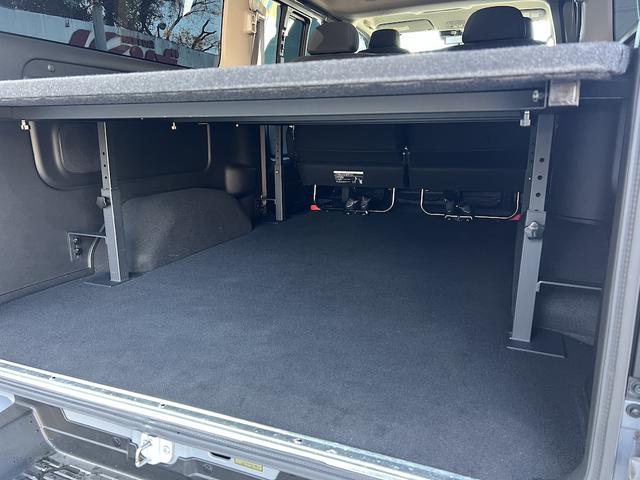 キャラバン プレミアムGX マイルーム 2.4ディーゼルTB・タイヤハウス付き・アルパイン11型ナビ・フルセグ・アップルカープレイ・全方位カメラ・デジタルインナーミラー・インテリキー・LED・社外16AW・JAOSフェンダーガーニィッシュ(22枚目)