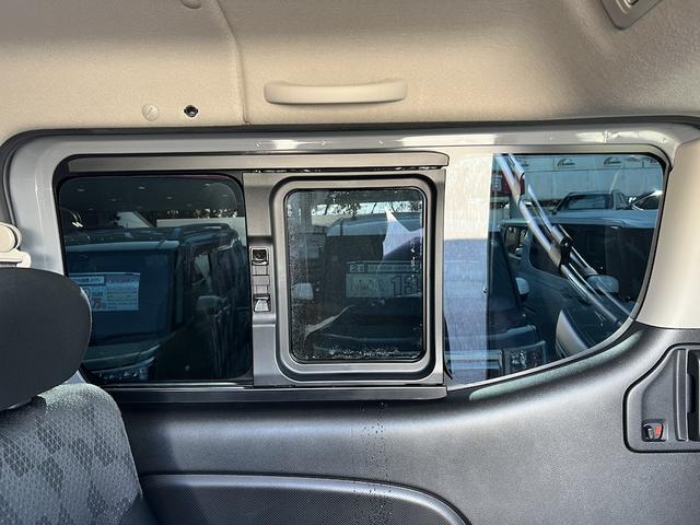 キャラバン プレミアムGX マイルーム 2.4ディーゼルTB・タイヤハウス付き・アルパイン11型ナビ・フルセグ・アップルカープレイ・全方位カメラ・デジタルインナーミラー・インテリキー・LED・社外16AW・JAOSフェンダーガーニィッシュ(44枚目)