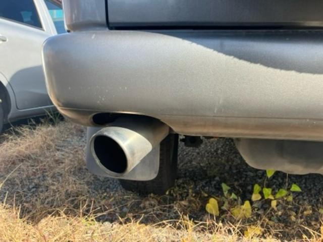 ビッグホーン 　プレジールＩＩ　純正アルミ　３列シート　７人乗り　記録簿　車検令和９年１１月　ターボ交換済（9枚目）