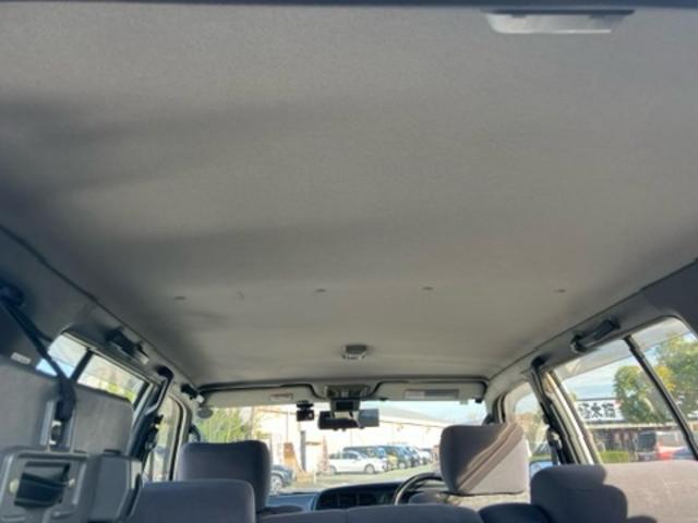 ビッグホーン 　プレジールＩＩ　純正アルミ　３列シート　７人乗り　記録簿　車検令和９年１１月　ターボ交換済（19枚目）