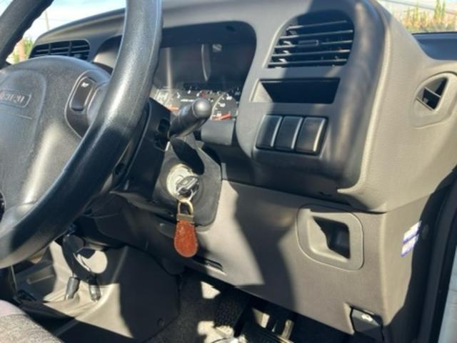 ビッグホーン 　プレジールＩＩ　純正アルミ　３列シート　７人乗り　記録簿　車検令和９年１１月　ターボ交換済（28枚目）