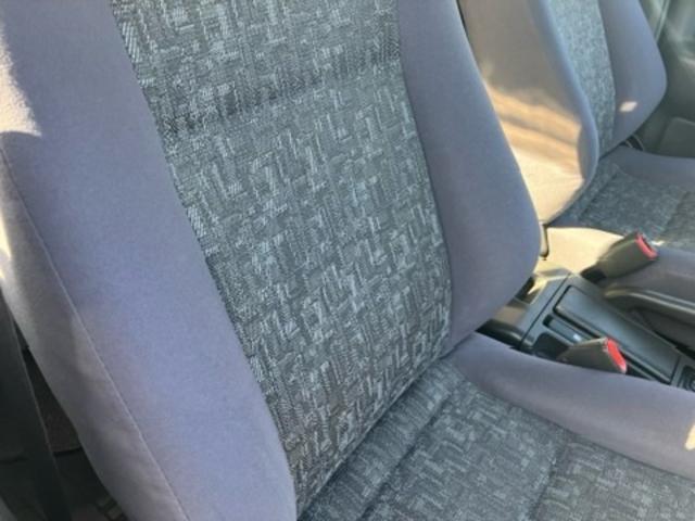 ビッグホーン 　プレジールＩＩ　純正アルミ　３列シート　７人乗り　記録簿　車検令和９年１１月　ターボ交換済（32枚目）