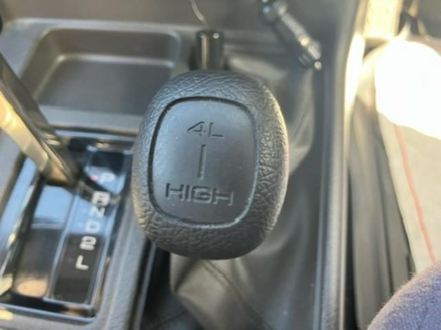 ビッグホーン 　プレジールＩＩ　純正アルミ　３列シート　７人乗り　記録簿　車検令和９年１１月　ターボ交換済（37枚目）