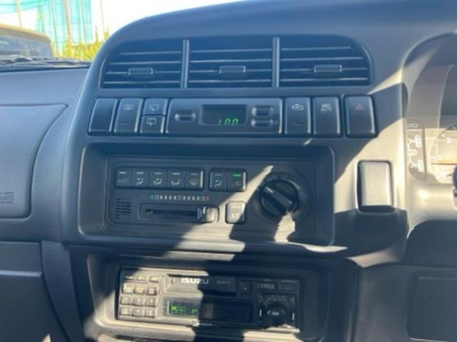 ビッグホーン 　プレジールＩＩ　純正アルミ　３列シート　７人乗り　記録簿　車検令和９年１１月　ターボ交換済（38枚目）