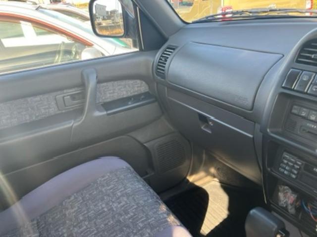 ビッグホーン 　プレジールＩＩ　純正アルミ　３列シート　７人乗り　記録簿　車検令和９年１１月　ターボ交換済（39枚目）